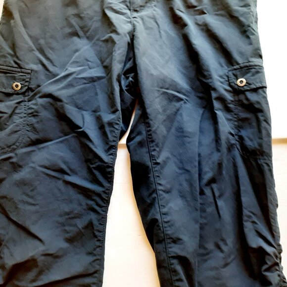 Woolrich Womens Capri Pants Navy Cargo Hiking Outdoor Size 10 - Picture 3 of 10